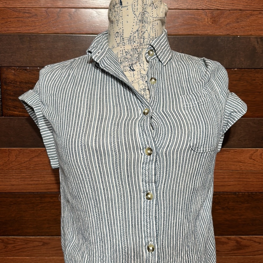 Jopna Collared Short Sleeve Blue Pinstripe Button Down Blouse - Picture 4 of 9